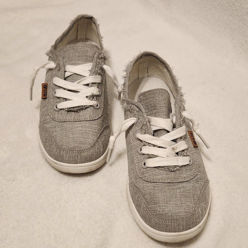 STQ womens slip on canvas sneakers, size 6